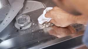 Comment nettoyer votre lave-vaisselle 