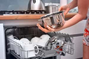 Quelles casseroles et poêles passent au lave-vaisselle
